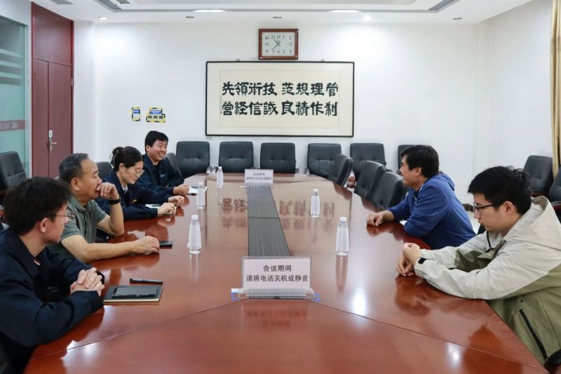 人(ren)才(cai)強企(qi)｜新(xin)科(ke)起重(zhong)挂職博士見面會
